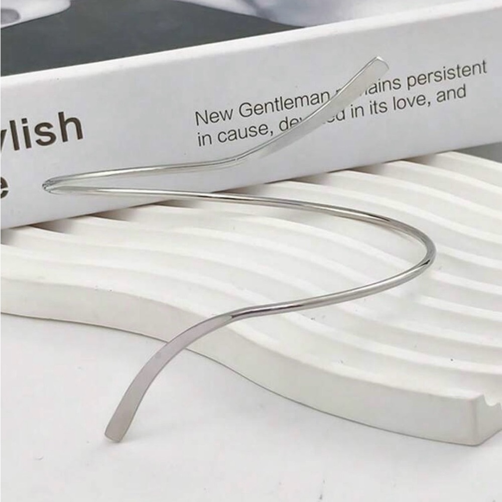 Elegant Silver Toned Ankle Cuff Only